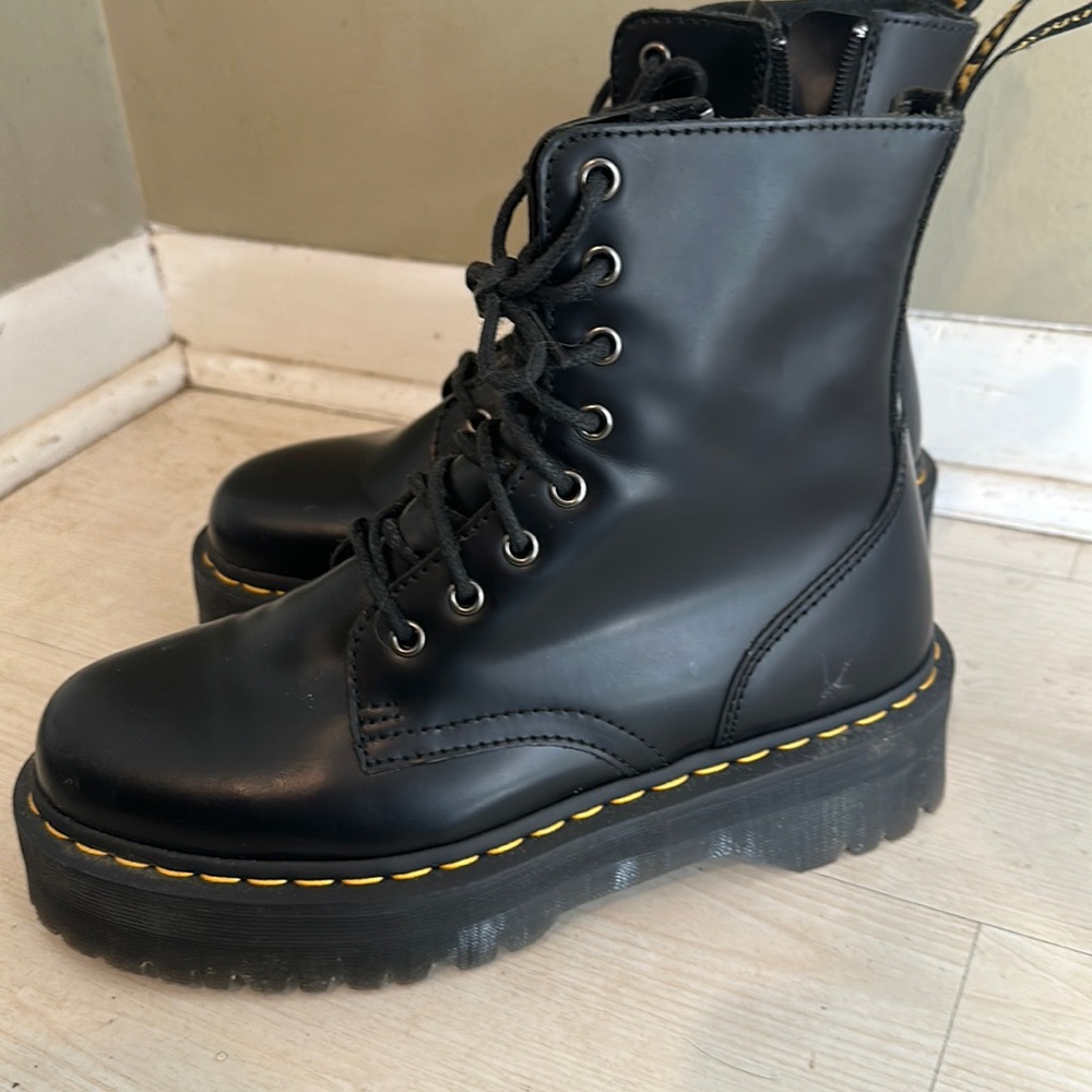 Doc Marten Jadon Platform boots